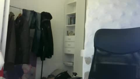 madio1187940 online show from 10-19-25, 02:07