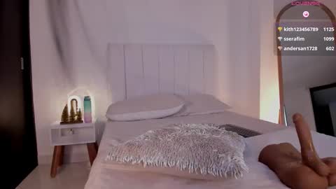 Valentina   1030   530  -  online show from 12-21-24, 09:01