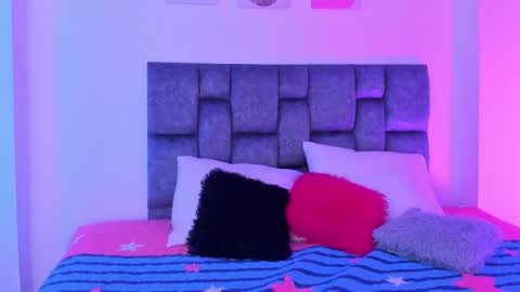 Snapshot of madison_rosee1 chatting on 03-10-26, 11:37 Madison Rosee online show from 03-10-26, 11:37