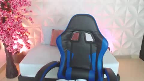 Snapshot of madison_saenzz chatting on 06-02-26, 01:13 M A D I S O N online show from 06-02-26, 01:13
