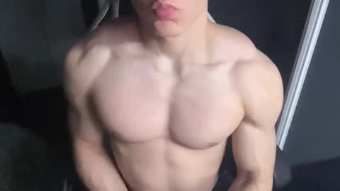 madisonboy2 online show from 11-05-25, 10:21