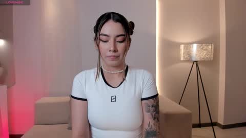 Maddi Collins online show from 11-08-25, 07:34