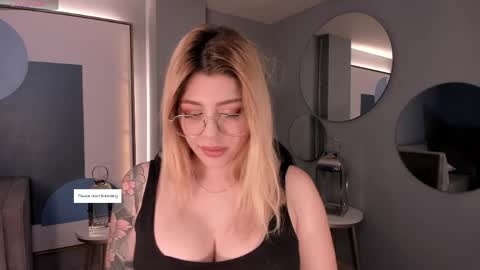 Snapshot of madisonkane chatting on 04-28-26, 11:26 Madison Kane online show from 04-28-26, 11:26