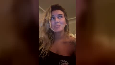 madisonlubbe2 online show from 04-04-26, 04:33