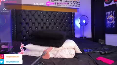 Snapshot of madisson7 chatting on 02-25-25, 03:05 Madisson online show from 02-25-25, 03:05
