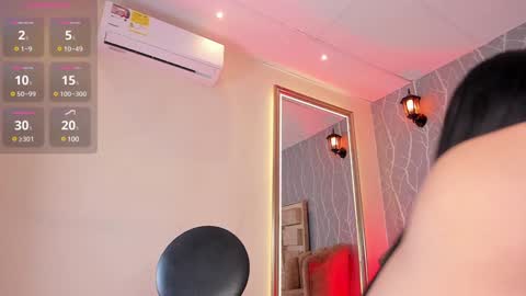 Snapshot of madisson_fox1 chatting on 01-07-25, 06:35 online show from 01-07-25, 06:35