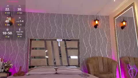 Snapshot of madisson_fox1 chatting on 10-09-25, 12:36 online show from 10-09-25, 12:36