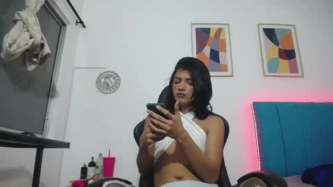 madisson_jones18 online show from 04-24-26, 11:56