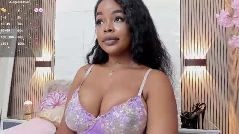 Snapshot of madissonlopez chatting on 06-11-26, 12:32 Madisson Lopez online show from 06-11-26, 12:32