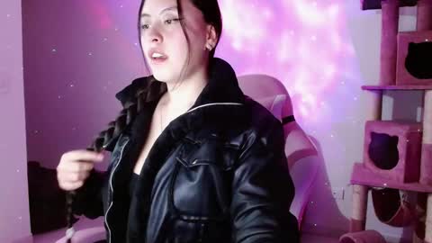 Snapshot of madissonn__ chatting on 12-15-25, 04:28 MADY online show from 12-15-25, 04:28