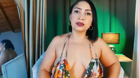 Snapshot of madissonone1 chatting on 11-19-25, 02:11 MADISSOONE online show from 11-19-25, 02:11