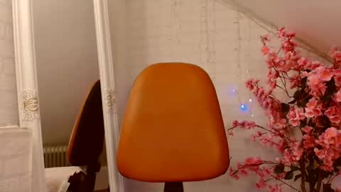 Leena online show from 03-02-25, 11:20