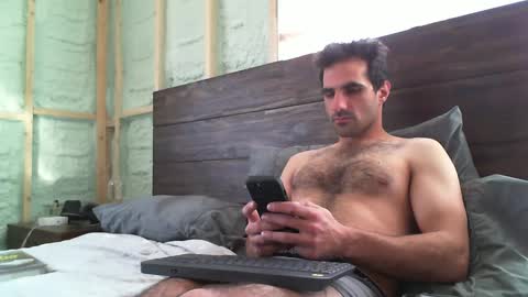 Snapshot of madmax0133 chatting on 01-05-25, 03:45 Guigui online show from 01-05-25, 03:45