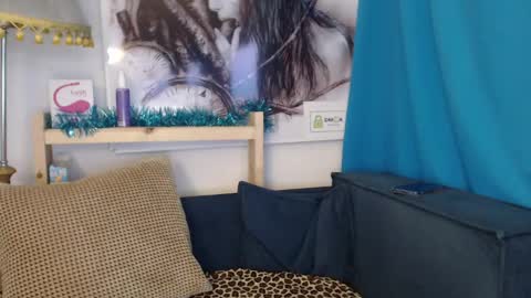 Elizabeth online show from 02-24-25, 01:24