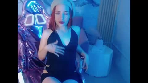 Snapshot of mady0619_ch chatting on 10-06-25, 10:34 Mady online show from 10-06-25, 10:34