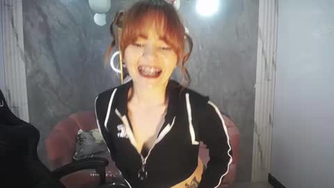 Snapshot of mady0619_ch chatting on 12-04-25, 10:57 Mady online show from 12-04-25, 10:57