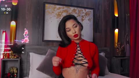 Snapshot of madyluxx chatting on 01-14-25, 08:04 MadyLuxx online show from 01-14-25, 08:04