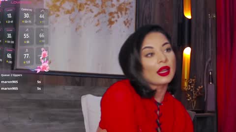 Snapshot of madyluxx chatting on 01-14-25, 11:05 MadyLuxx online show from 01-14-25, 11:05