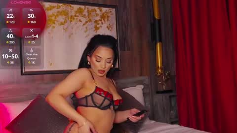 Snapshot of madyluxx chatting on 02-19-25, 08:41 MadyLuxx online show from 02-19-25, 08:41