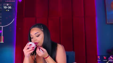 Snapshot of madyluxx chatting on 10-04-25, 07:34 MadyLuxx online show from 10-04-25, 07:34