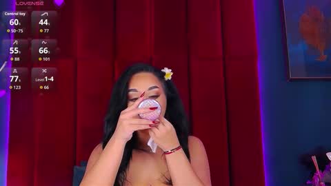 Snapshot of madyluxx chatting on 10-11-25, 07:12 MadyLuxx online show from 10-11-25, 07:12