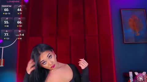 Snapshot of madyluxx chatting on 10-17-25, 06:43 MadyLuxx online show from 10-17-25, 06:43