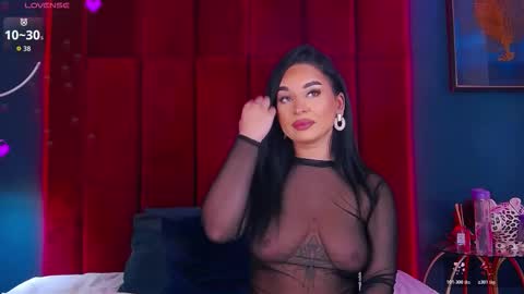 Snapshot of madyluxx chatting on 10-22-25, 07:02 MadyLuxx online show from 10-22-25, 07:02