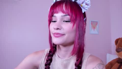 Snapshot of mae_lyra chatting on 10-20-25, 10:10 Mae Lyra online show from 10-20-25, 10:10