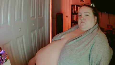 Snapshot of maeluxe chatting on 07-15-26, 04:29 maeluxe online show from 07-15-26, 04:29
