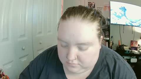 Snapshot of maeluxe chatting on 07-27-26, 08:05 maeluxe online show from 07-27-26, 08:05
