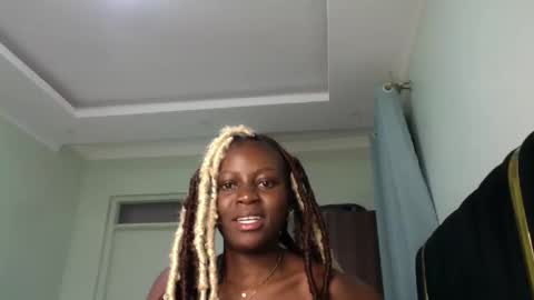 Maelys online show from 05-10-26, 03:06