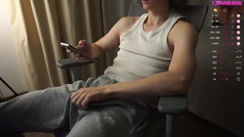 Snapshot of maestro3369 chatting on 12-18-24, 04:39 Mike XMaestro 3369 online show from 12-18-24, 04:39