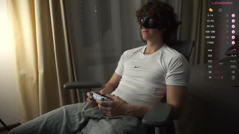 Snapshot of maestro3369 chatting on 10-28-25, 07:16 Mike XMaestro 3369 online show from 10-28-25, 07:16