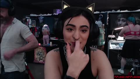 Meaves online show from 02-02-25, 10:06