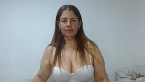 Snapshot of mafe_astor chatting on 12-18-25, 12:38 mafe online show from 12-18-25, 12:38