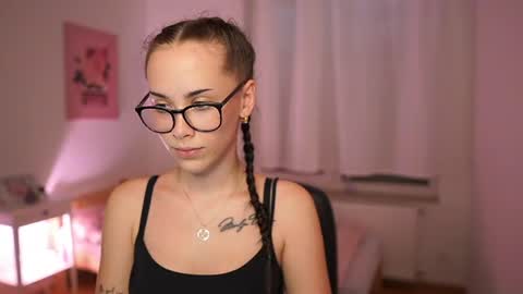 Snapshot of magen_rain chatting on 07-27-26, 01:07 Magen Rain online show from 07-27-26, 01:07