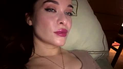 magggg658318 online show from 10-30-25, 03:57