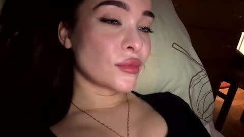 magggg658318 online show from 12-17-25, 03:07