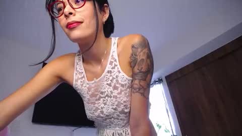 maggie online show from 11-20-25, 03:34