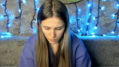 Snapshot of maggiecake chatting on 12-15-24, 12:40 Maggie online show from 12-15-24, 12:40