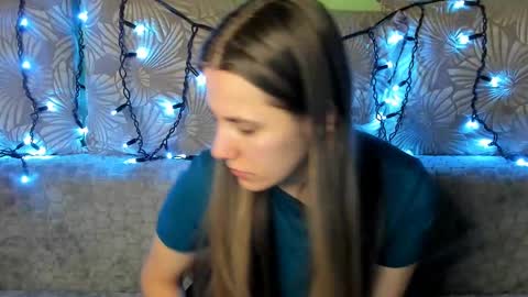 Snapshot of maggiecake chatting on 02-17-25, 03:15 Maggie online show from 02-17-25, 03:15