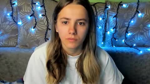 Maggie online show from 11-09-25, 04:33