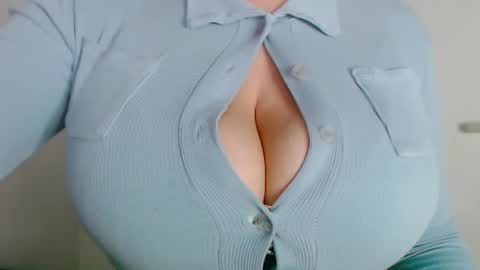 Snapshot of maggielandrin chatting on 01-24-25, 12:31 Maggie online show from 01-24-25, 12:31