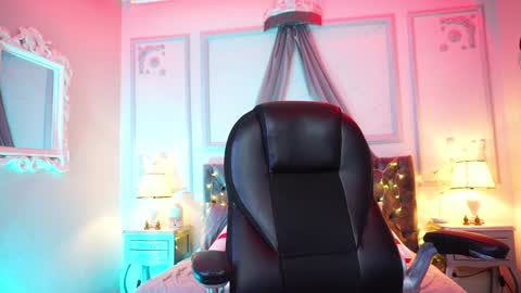 Snapshot of maggietime chatting on 12-21-24, 08:32 online show from 12-21-24, 08:32