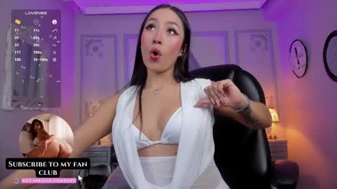 Snapshot of maggietime chatting on 02-22-25, 01:02 online show from 02-22-25, 01:02