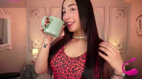 Snapshot of maggietime chatting on 10-05-25, 09:02 online show from 10-05-25, 09:02