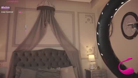 Snapshot of maggietime chatting on 11-27-25, 08:00 online show from 11-27-25, 08:00