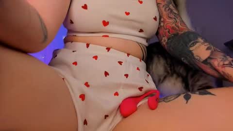 Snapshot of magic_alie chatting on 09-23-25, 05:54 Magic Allie online show from 09-23-25, 05:54