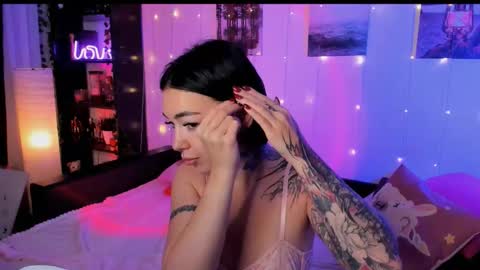 Snapshot of magic_alie chatting on 11-17-25, 06:41 Magic Allie online show from 11-17-25, 06:41