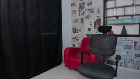 Snapshot of magic_boy01 chatting on 12-23-24, 02:07 Damian Rivers online show from 12-23-24, 02:07